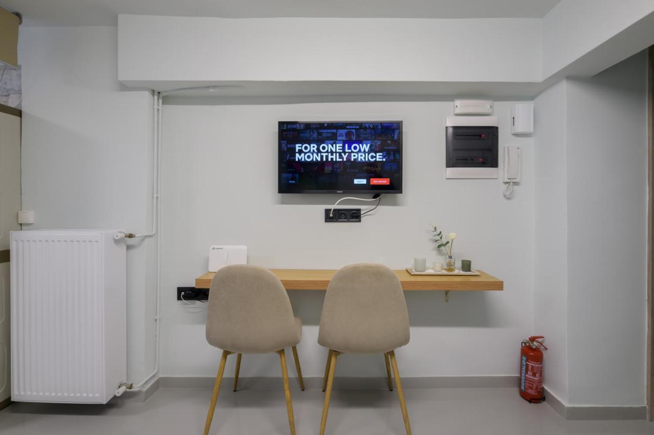 Fully Renovated Underground Flat In Pagrati Apartment Athens Ngoại thất bức ảnh
